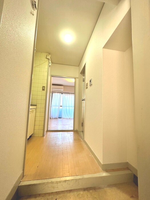 物件内観写真17　(玄関)