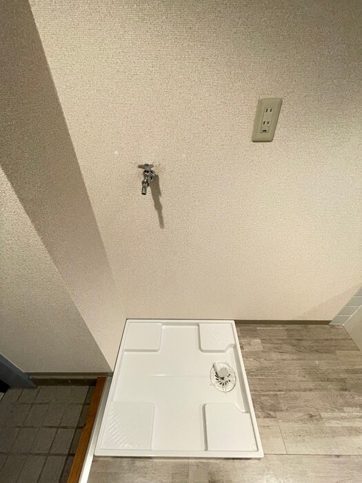 物件内観写真16　(洗濯機置場)