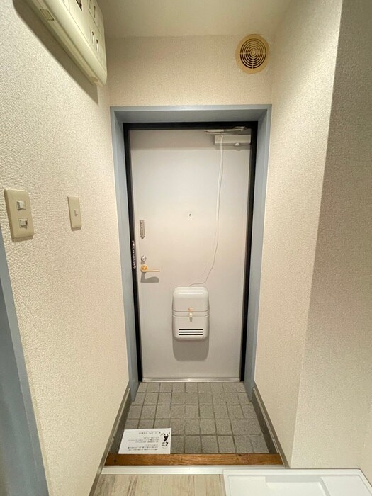 物件内観写真18　(玄関)