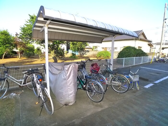 物件外観写真3　(駐輪場)