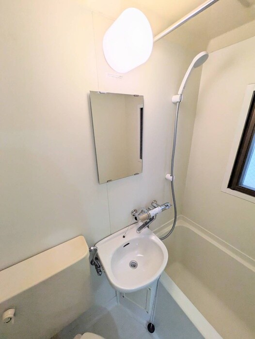 物件内観写真10　(洗面)