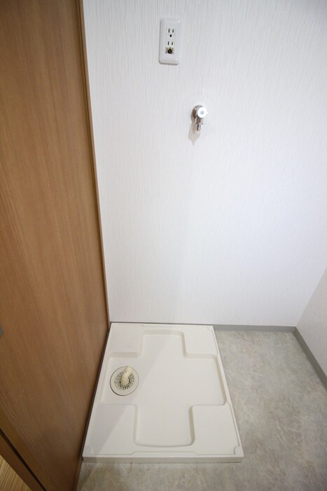 物件内観写真12　(洗濯機置場)