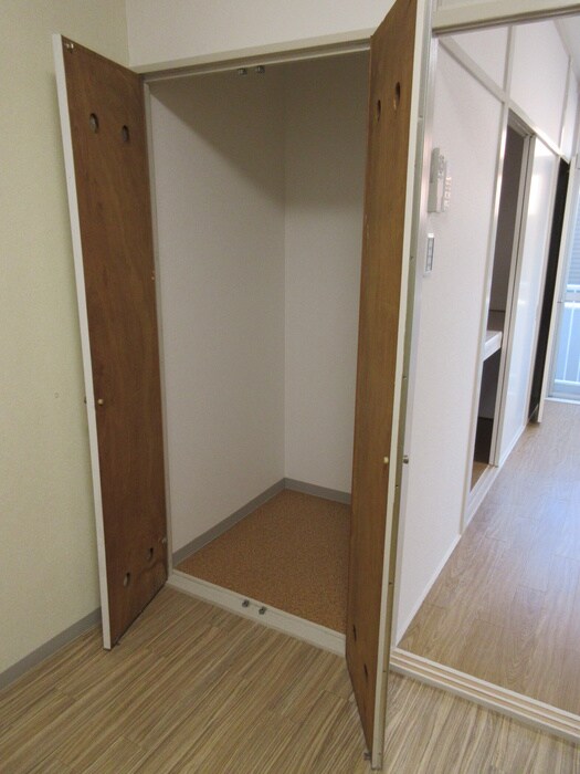 物件内観写真18　(収納)