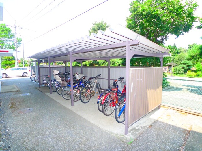 物件外観写真5　(駐輪場)