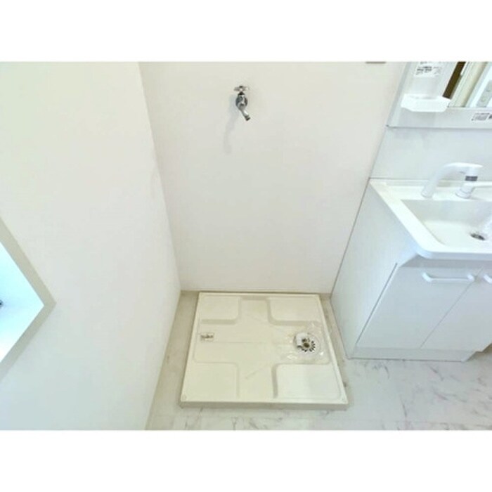 物件内観写真15　(洗濯機置場)