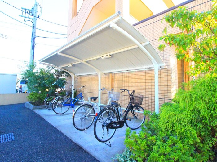 物件外観写真4　(駐輪場)
