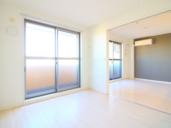 物件内観写真15　(居室)