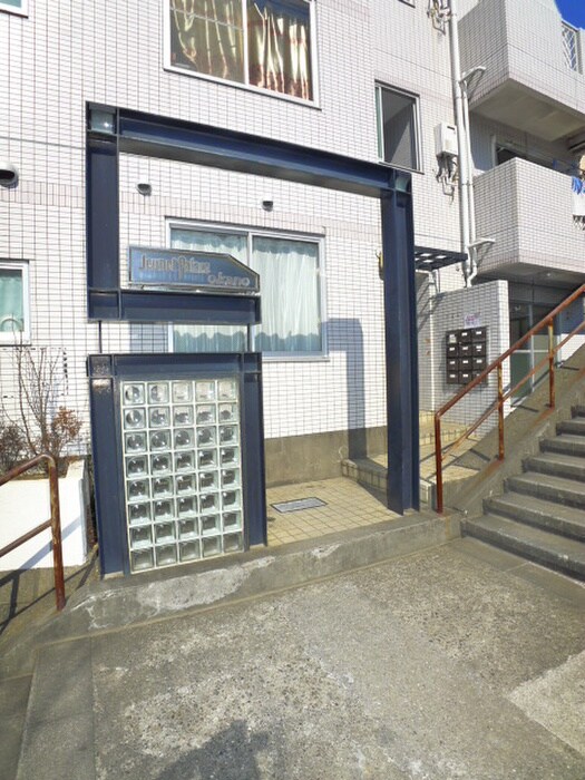 物件外観写真6　(エントランス部分)