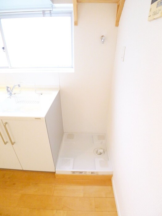 物件内観写真13　(洗濯機置場)