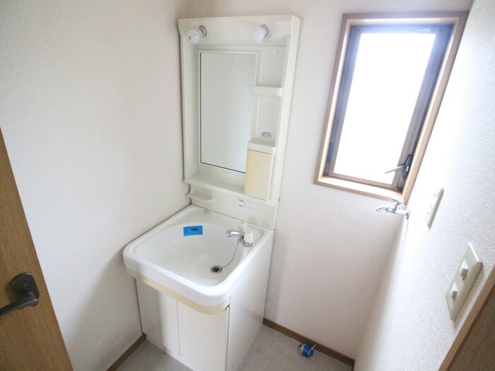 物件内観写真7　(洗面)