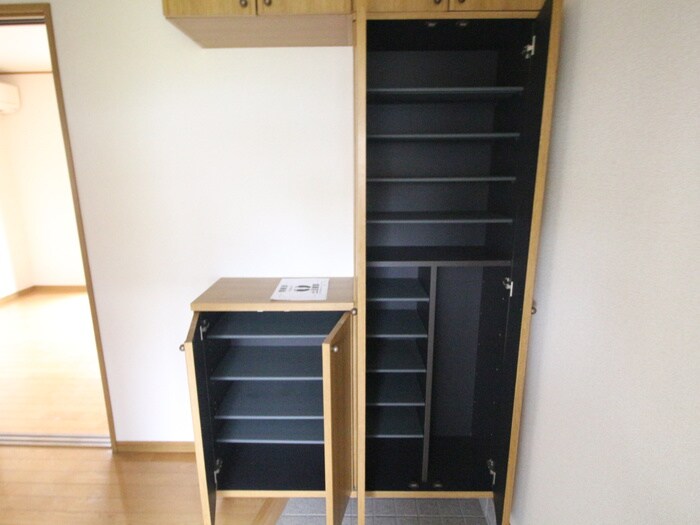 物件内観写真12　(靴箱)