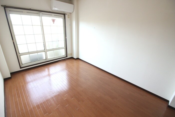 物件内観写真10　(居室)