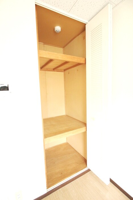 物件内観写真10　(収納)