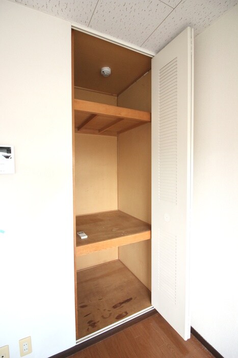 物件内観写真11　(収納)