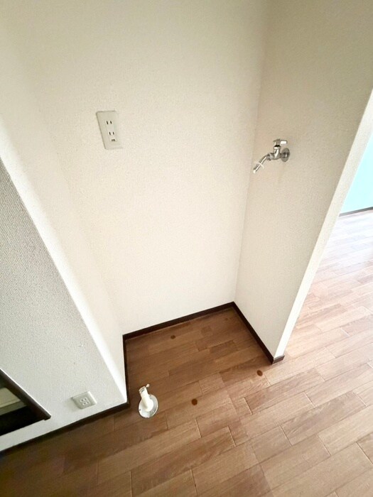 物件内観写真13　(洗濯機置場)