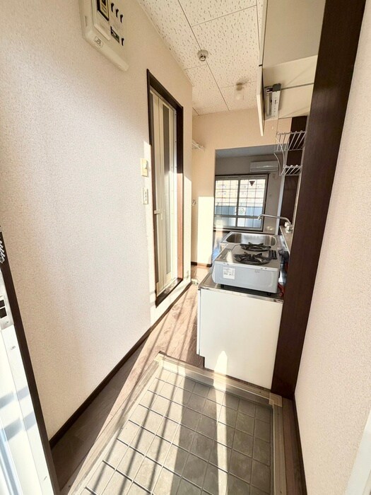 物件内観写真14　(玄関)