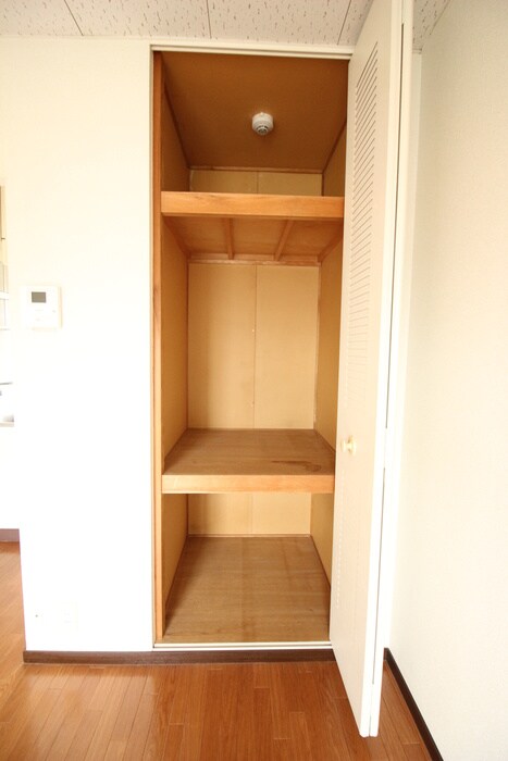 物件内観写真15　(収納)