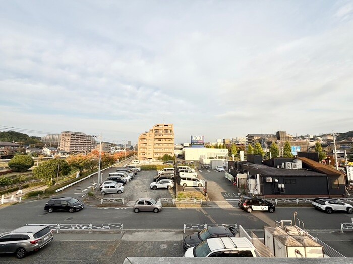 物件内観写真16　(室内からの展望)