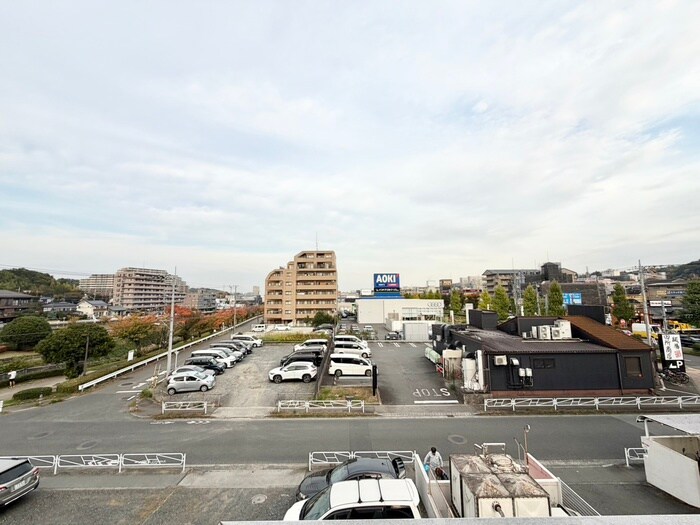 物件内観写真16　(室内からの展望)