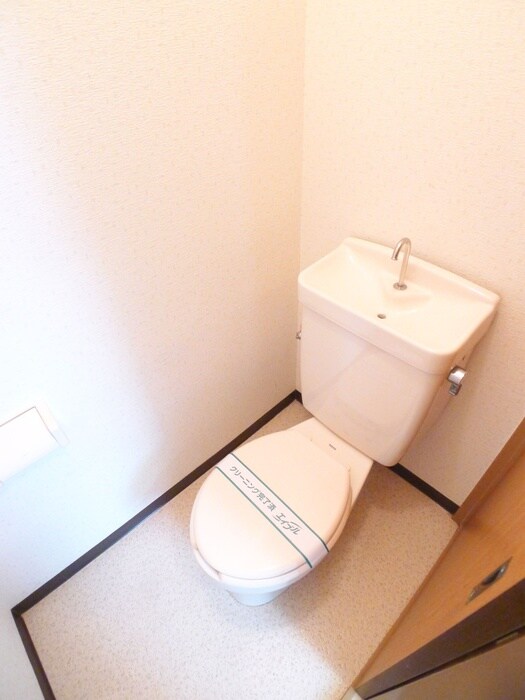 物件内観写真15　(トイレ)