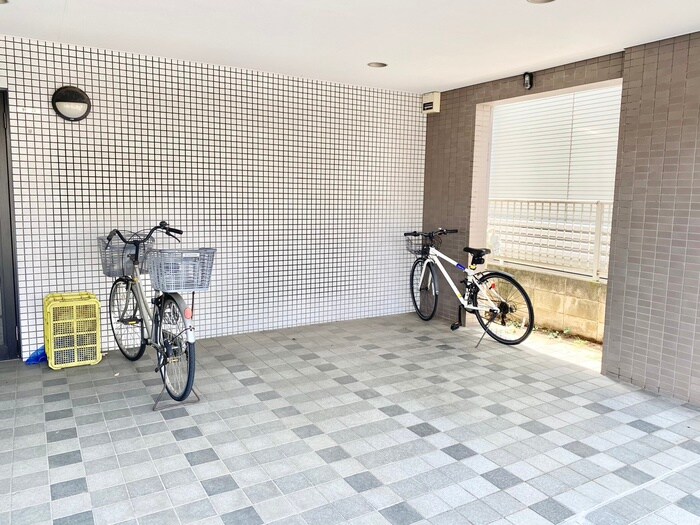 物件外観写真6　(駐車場)