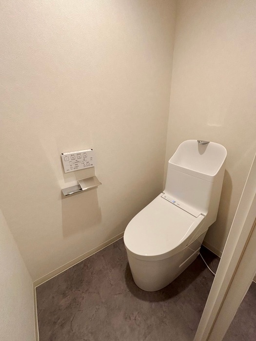 物件内観写真12　(トイレ)