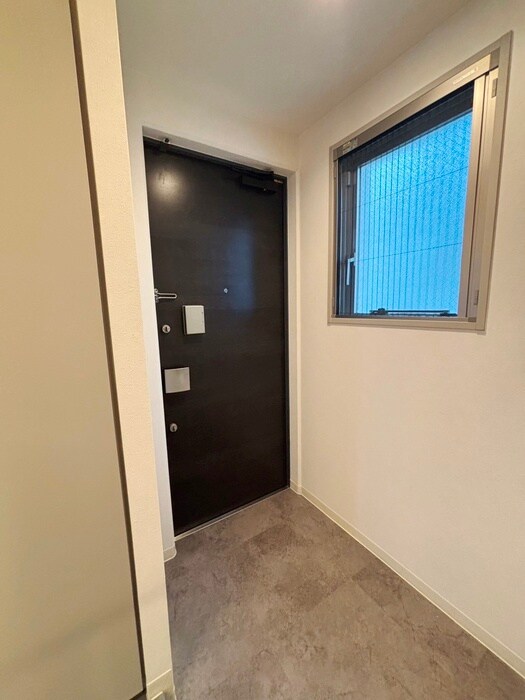 物件内観写真17　(玄関)