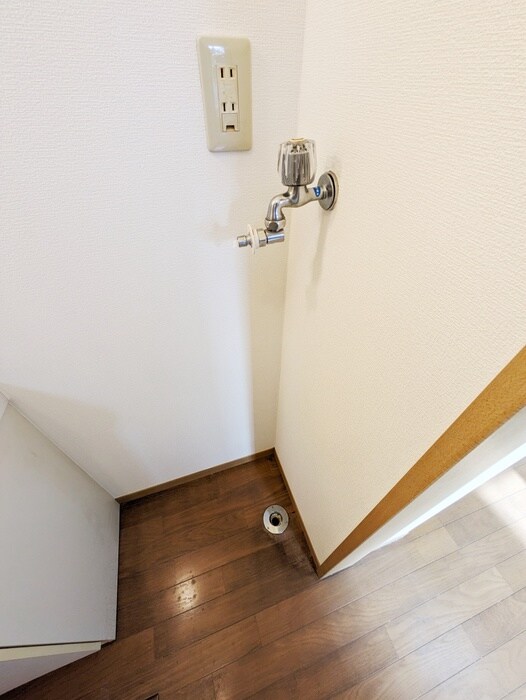 物件内観写真13　(洗濯機置場)