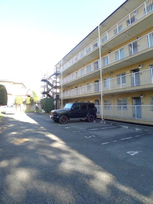物件外観写真4　(駐車場)