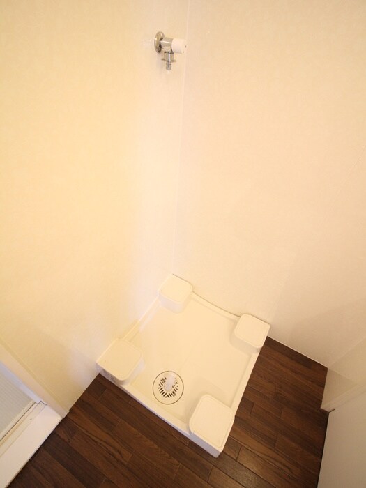 物件内観写真11　(洗濯機置場)