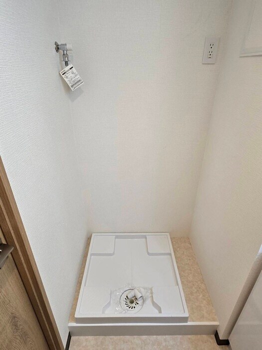 物件内観写真12　(洗濯機置場)