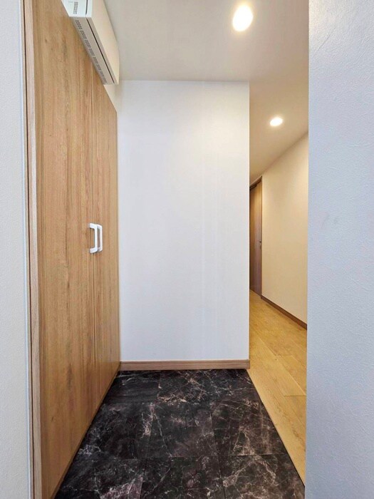 物件内観写真14　(玄関)