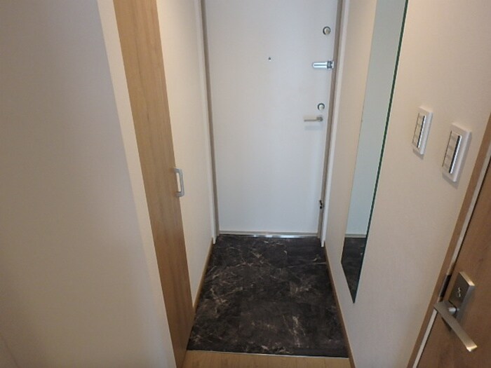物件内観写真18　(玄関)