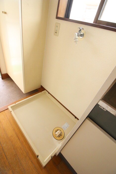 物件内観写真15　(洗濯機置場)