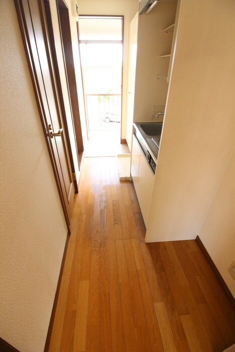 物件内観写真18　(廊下)