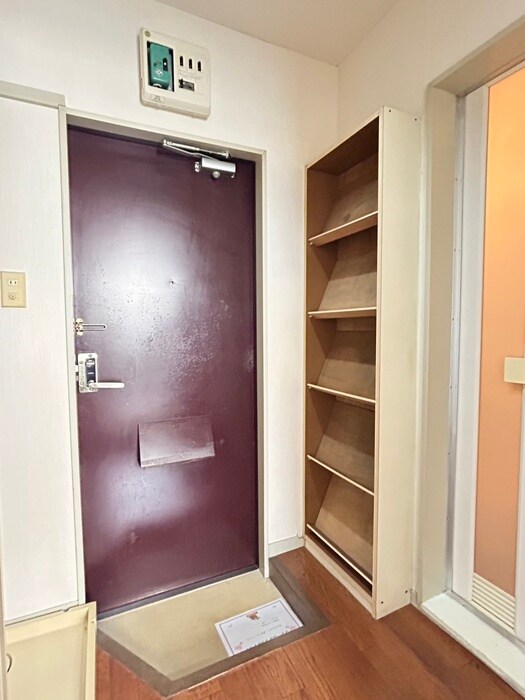 物件内観写真13　(玄関)