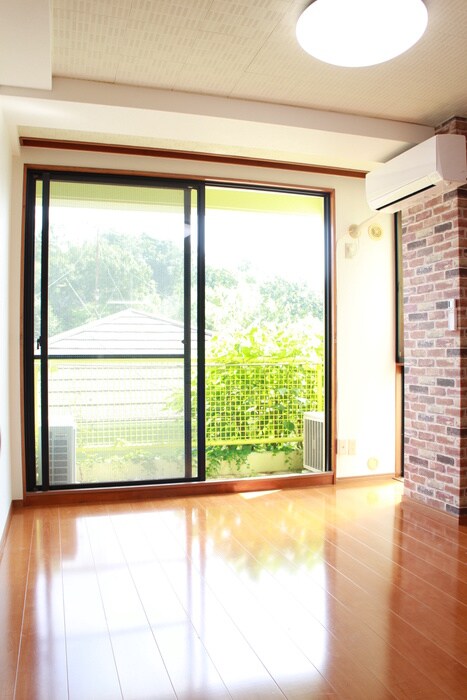 物件内観写真3　(居室)