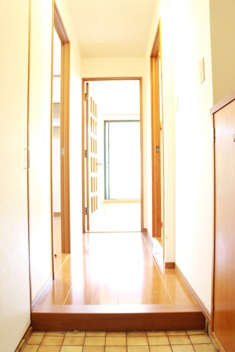 物件内観写真5　(玄関)