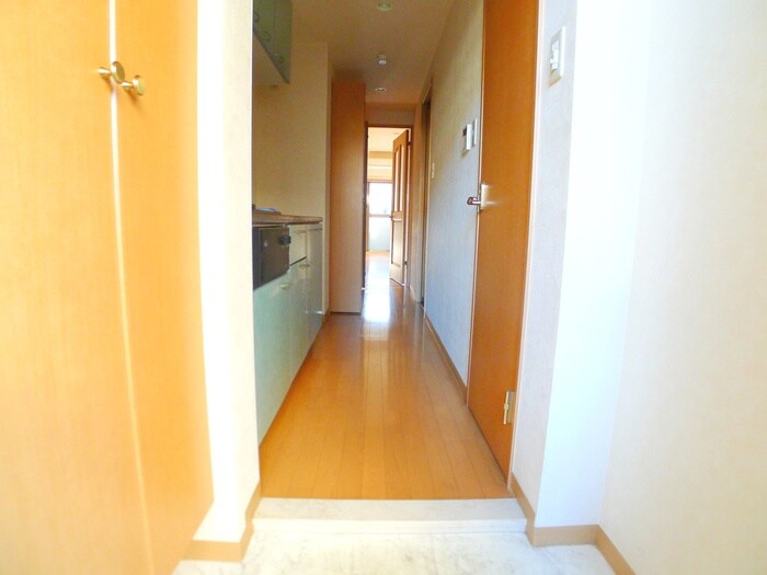 物件内観写真20　(廊下)