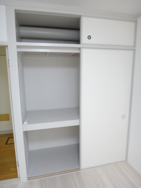 物件内観写真12　(収納)