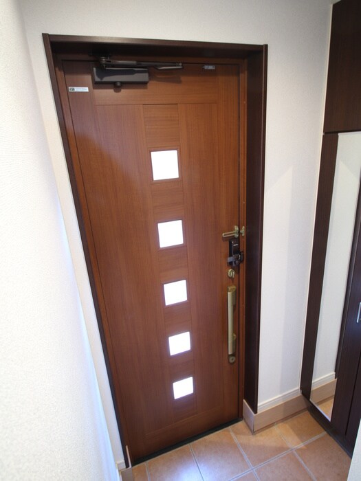 物件内観写真16　(玄関)