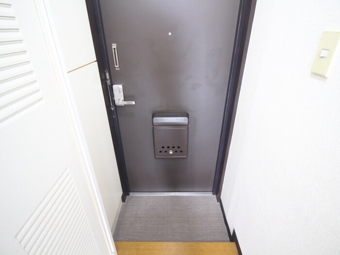 伊東ビル２の玄関