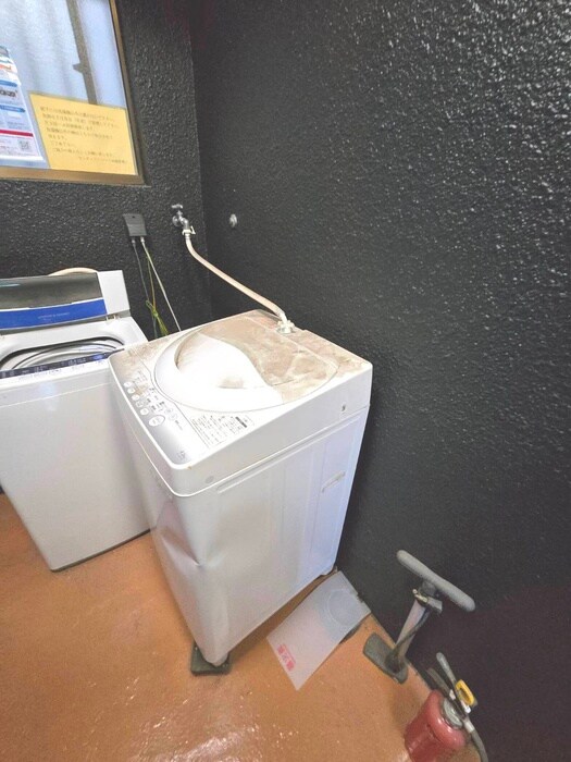 物件内観写真13　(洗濯機置場)