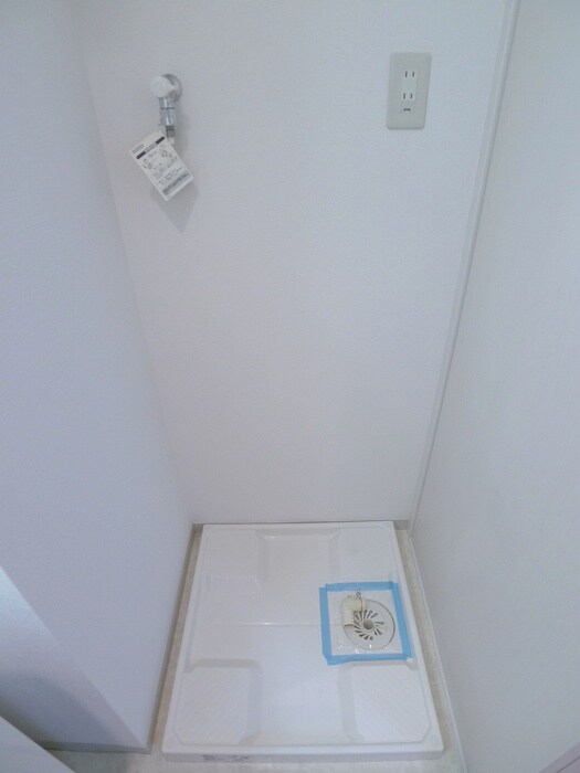 物件内観写真11　(洗濯機置場)