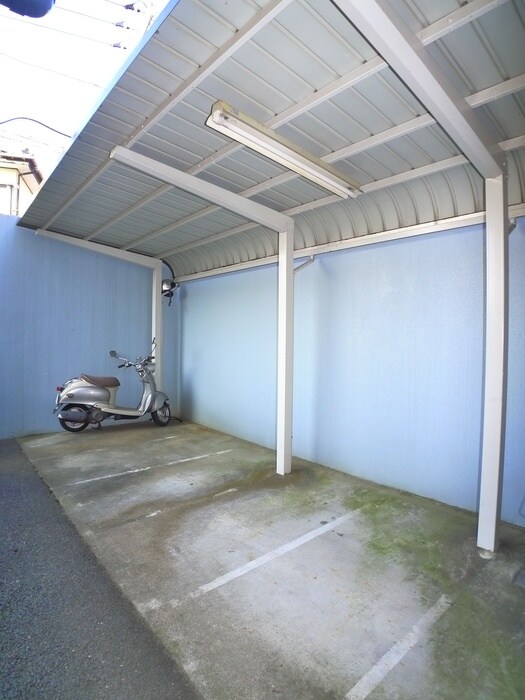 物件外観写真5　(駐輪場)