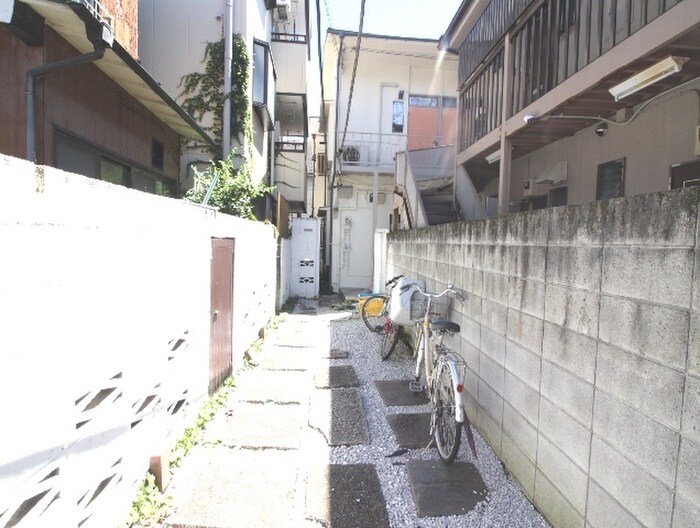 物件外観写真3　(エントランス部分)