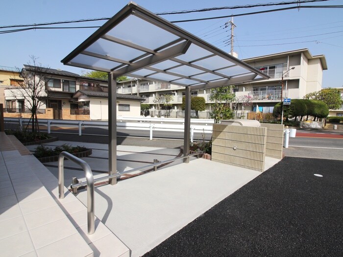 物件外観写真5　(駐輪場)