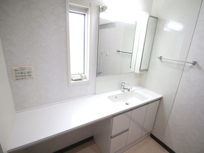 物件内観写真13　(洗面)