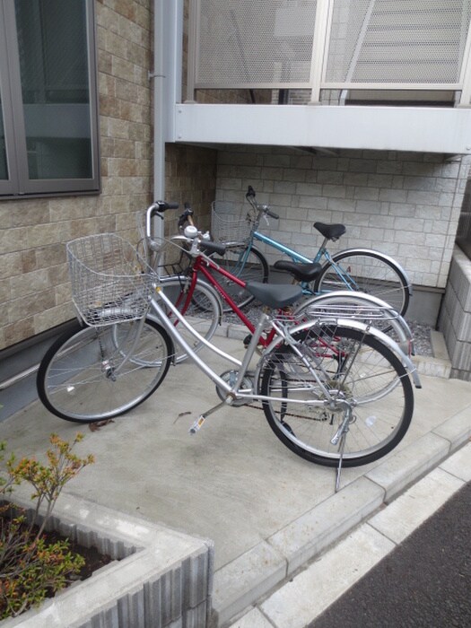 物件外観写真6　(駐輪場)