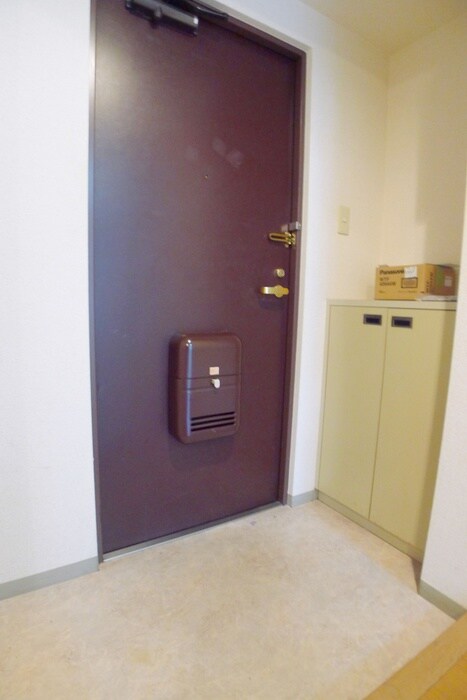 物件内観写真16　(玄関)